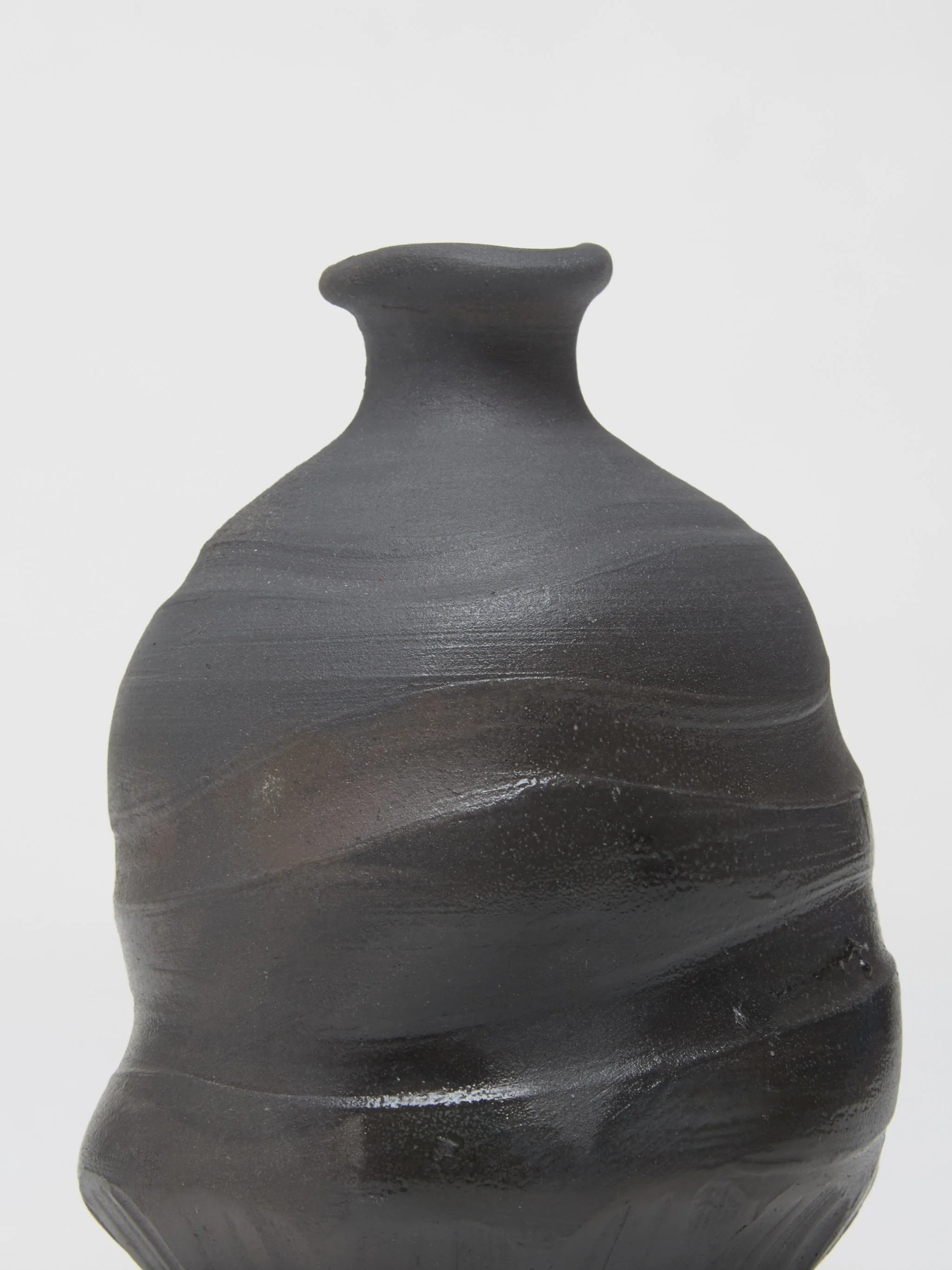 Hagi Hiroto Ono Sake Bottle in Slate Grey - Image 4