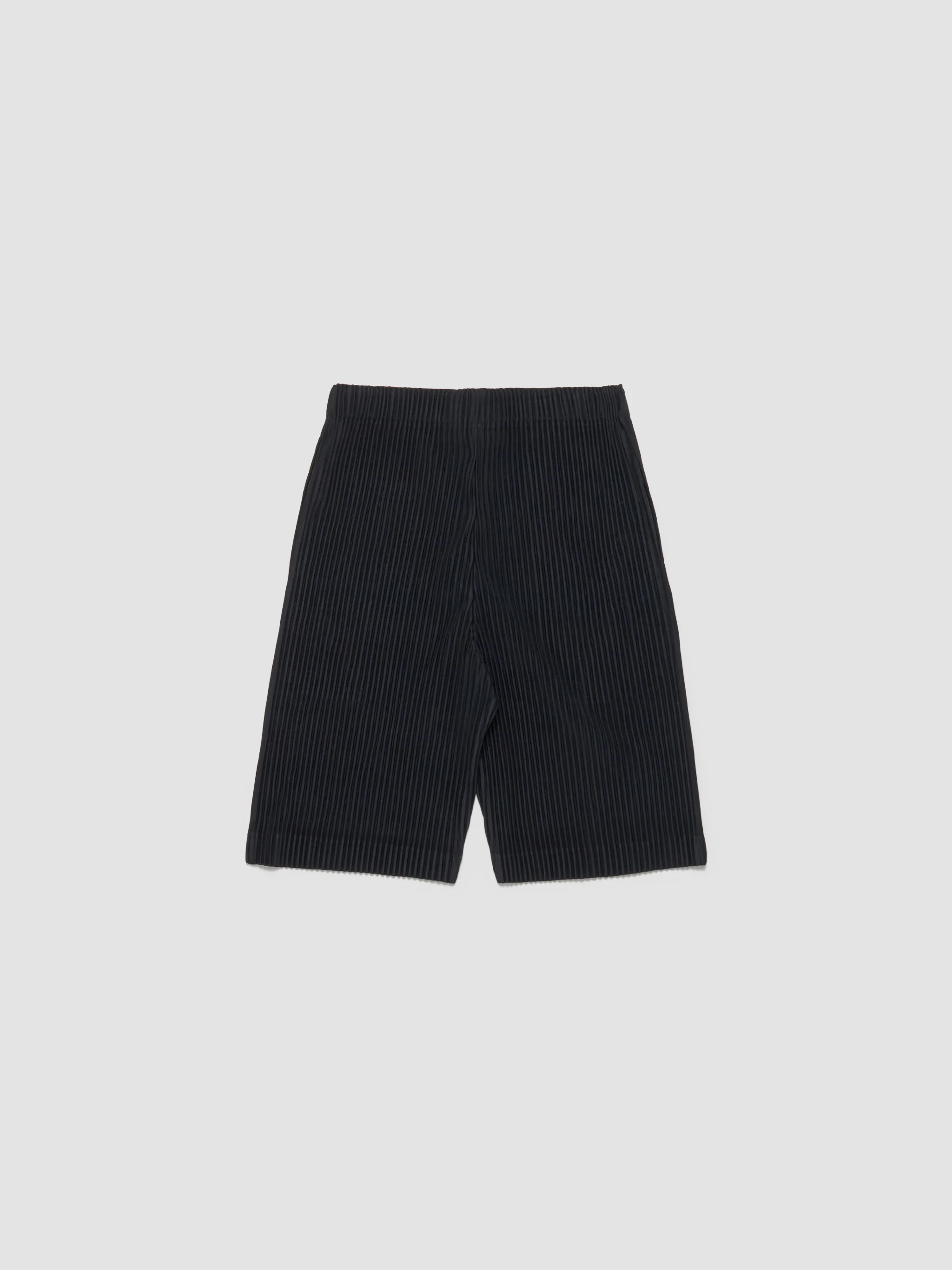 Pleated Bermuda Shorts in Black - Image 7
