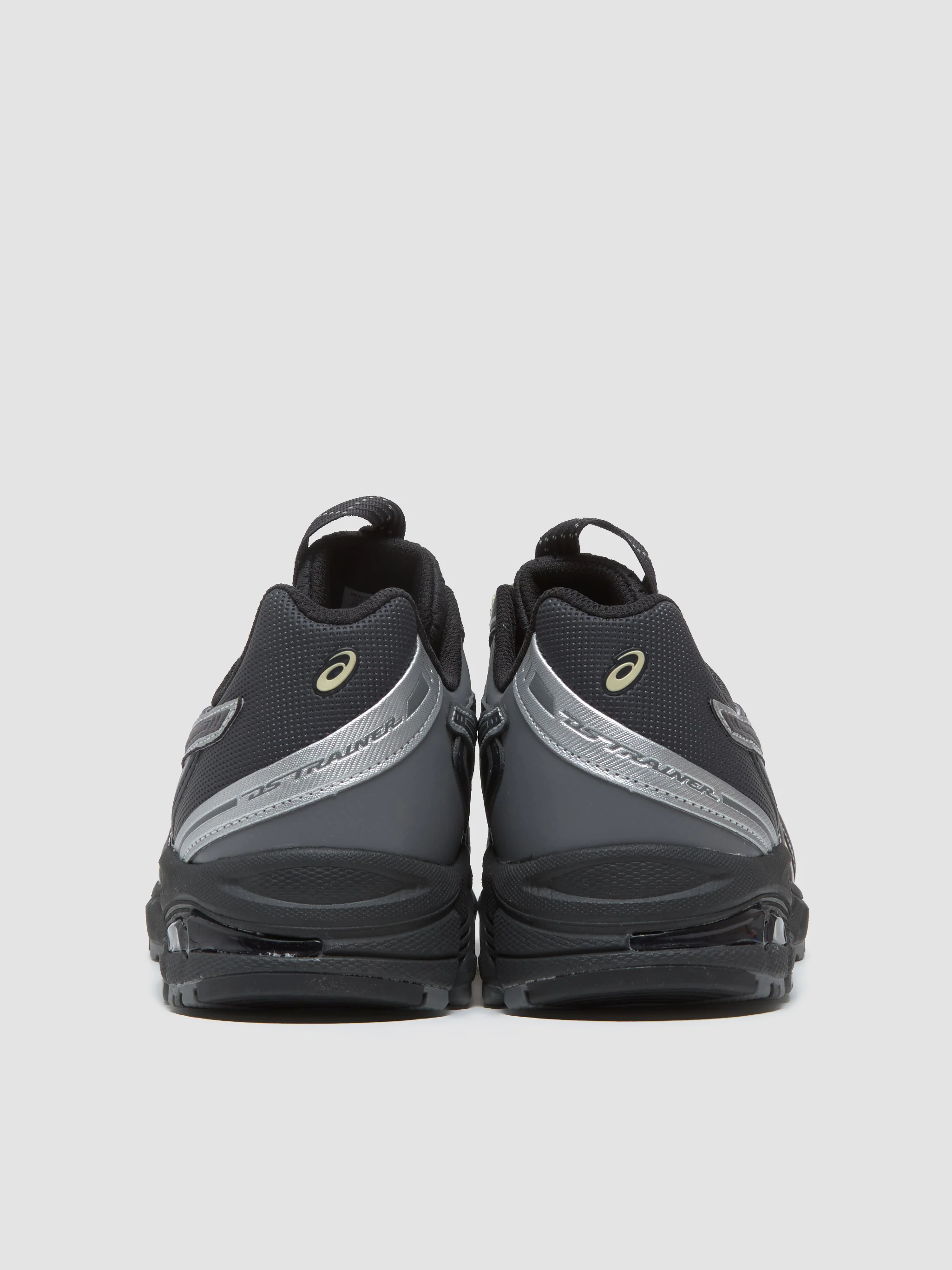 UB11-S GEL-DS TRAINER 14 Sneaker in Graphite Grey & Oyster White - Image 4